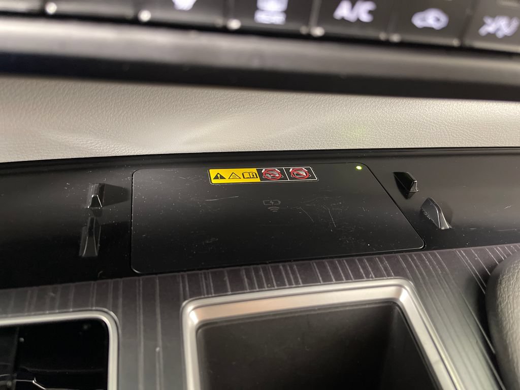 Certified 2025 Toyota Sienna XLE FWD image 30