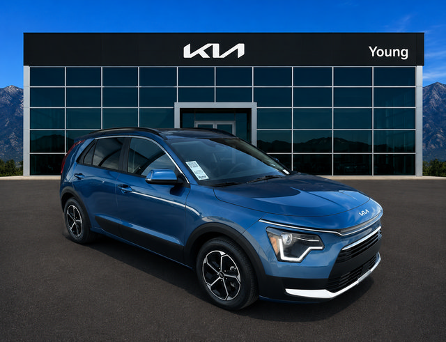 Used 2023 Kia Niro EX w/ EX Cold Weather Package FWD image 1