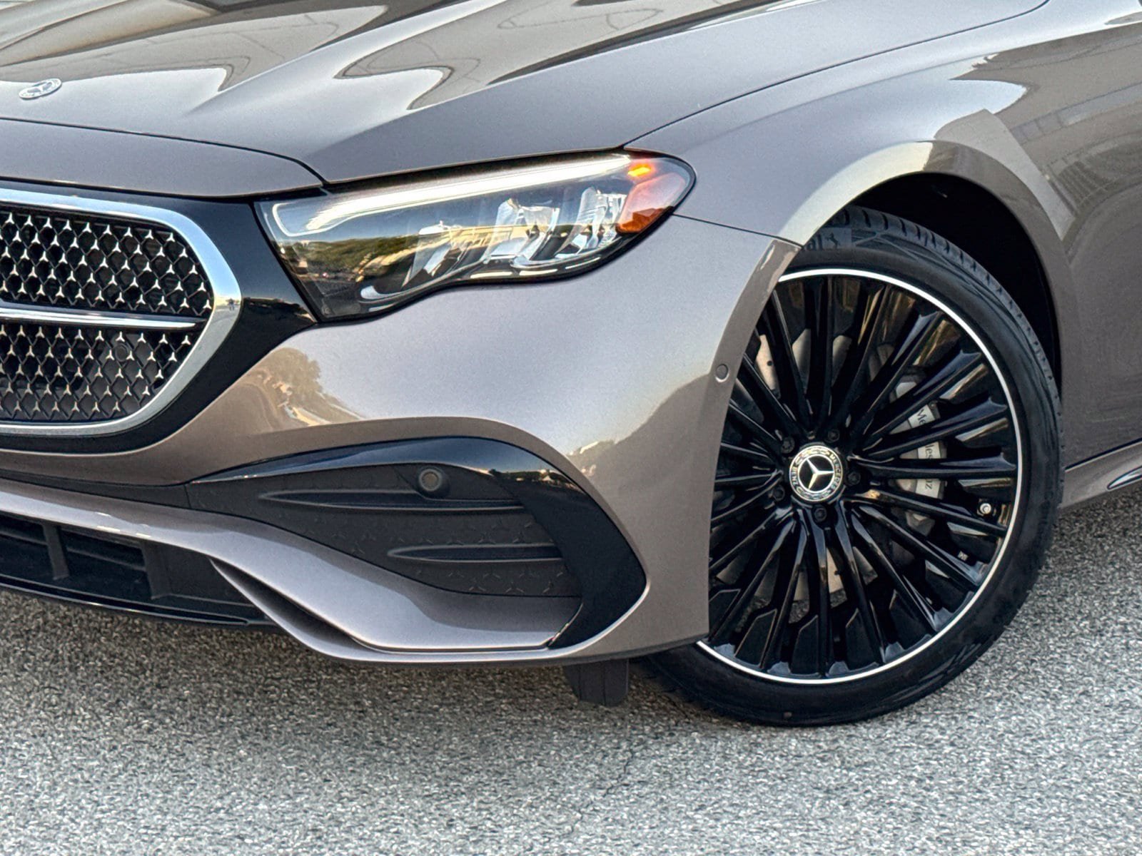 New 2027 Mercedes-Benz E 450 4MATIC Sedan image 3