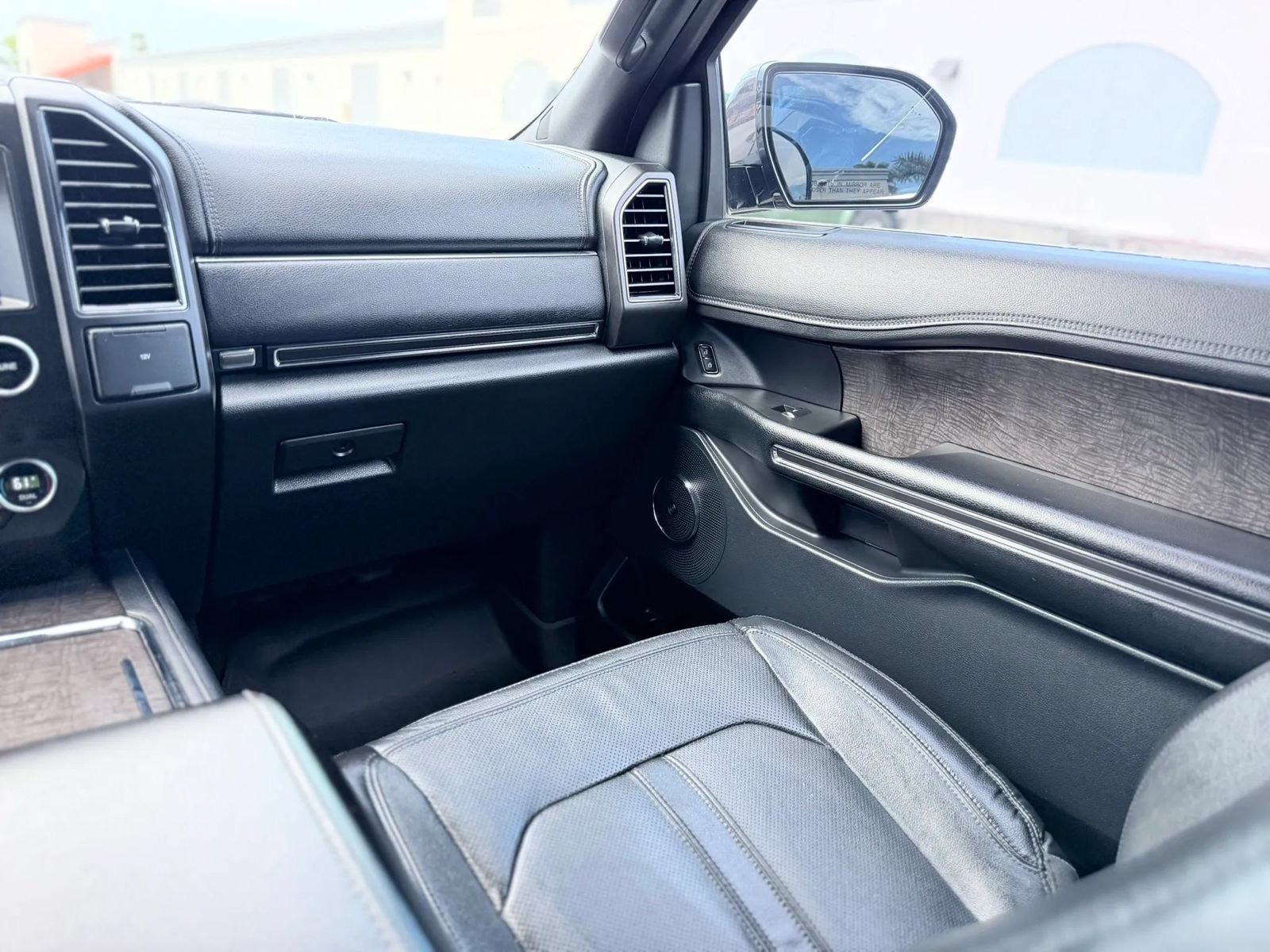 Used 2020 Ford Expedition Max Limited RWD image 25