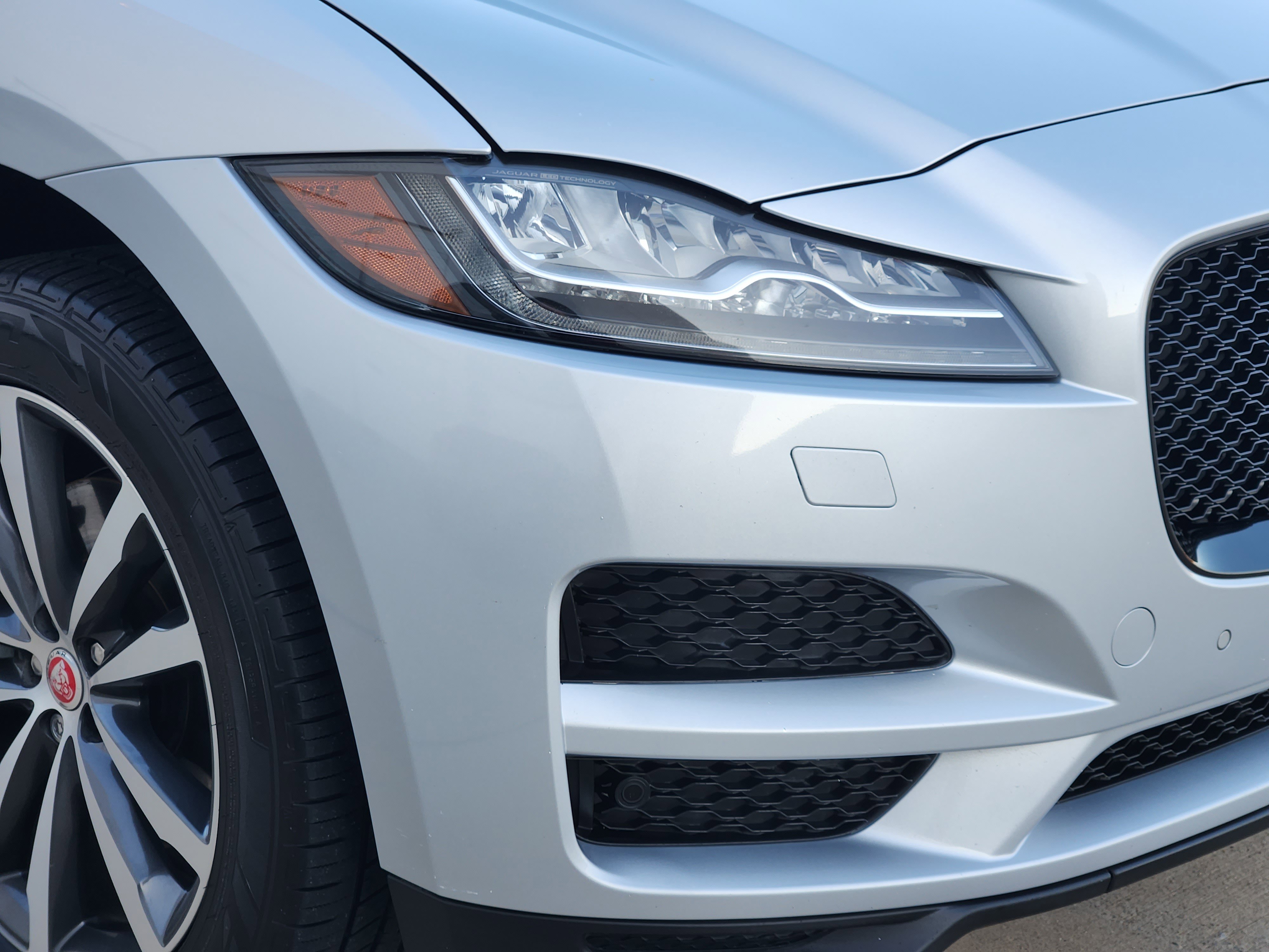 Used 2018 Jaguar F-PACE Prestige image 7