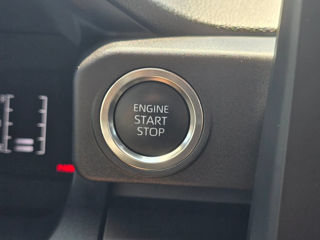 Used 2025 Toyota 4Runner SR5 AWD/4WD image 29