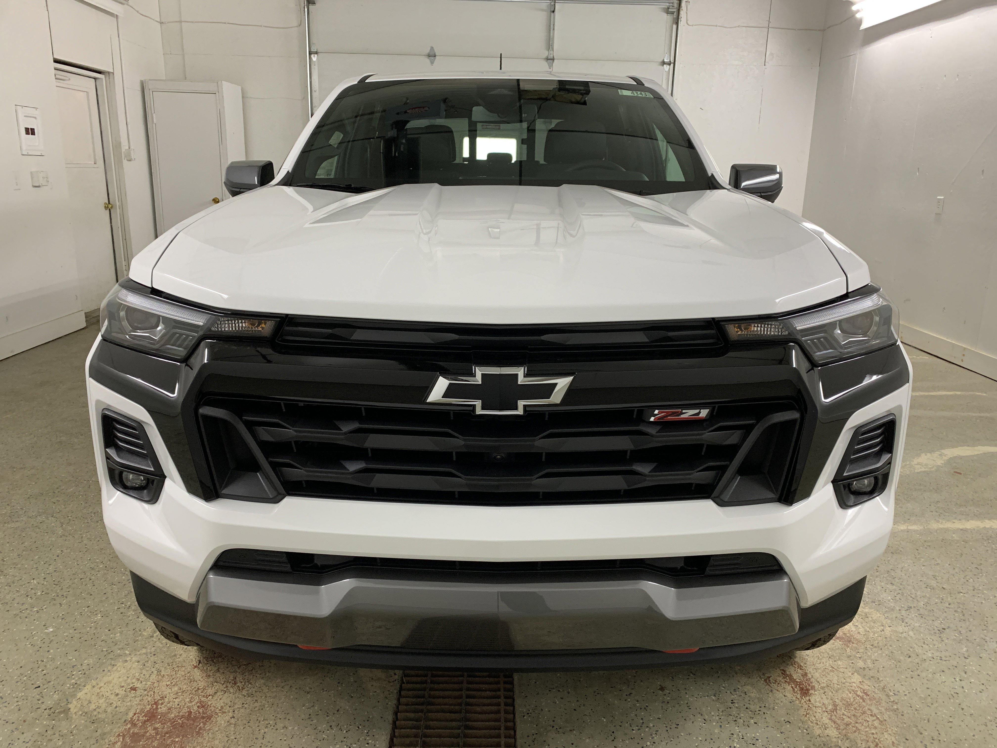 New 2025 Chevrolet Colorado Z71 w/ Technology Package image 2