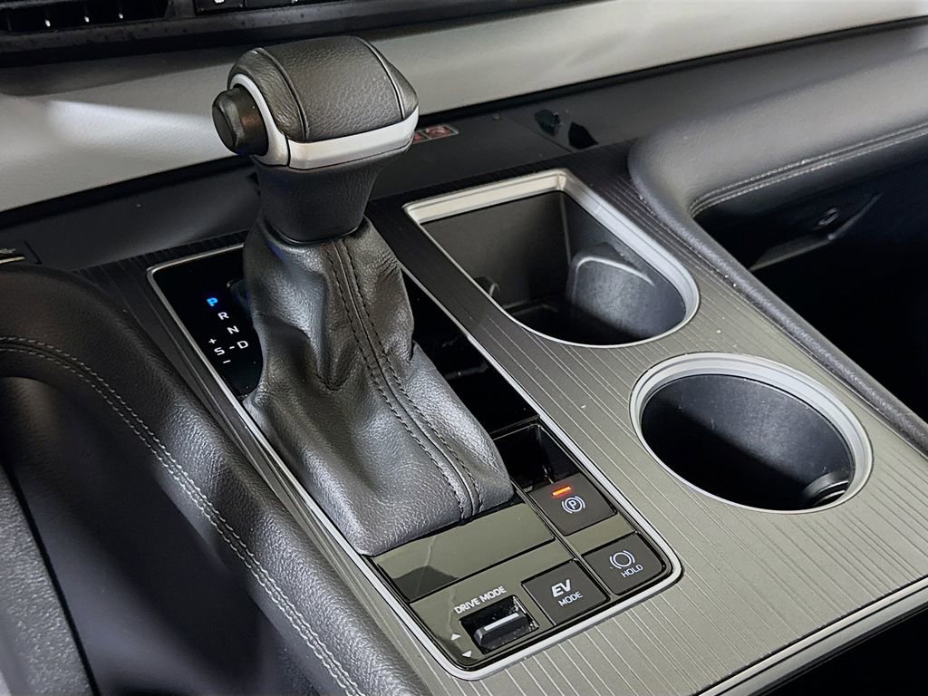 Used 2025 Toyota Sienna XLE image 15