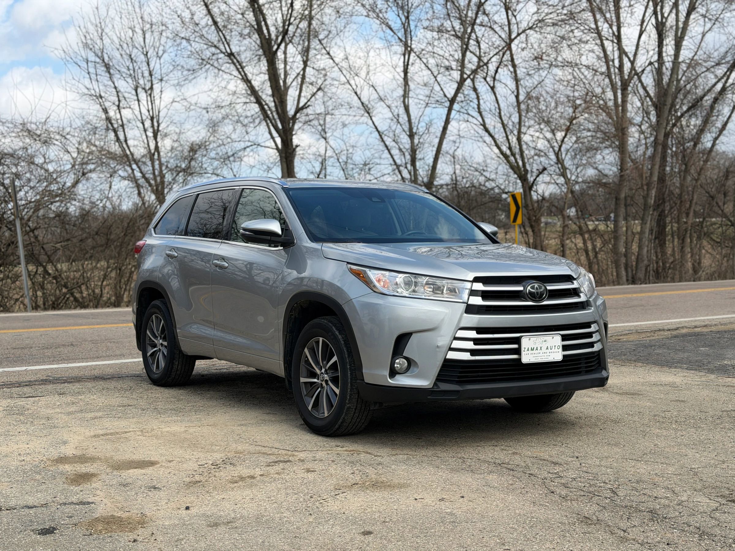 Used 2017 Toyota Highlander XLE image 9