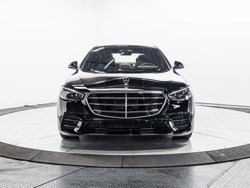 Used 2023 Mercedes-Benz S 580 4MATIC Sedan image 2