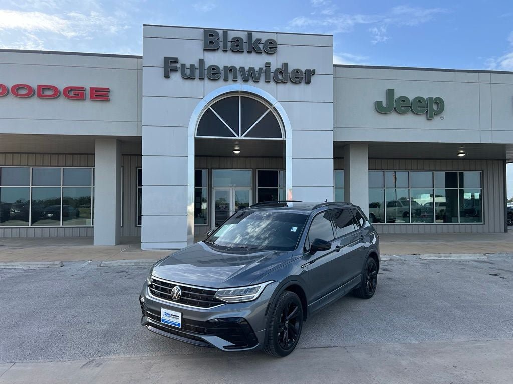 Used 2024 Volkswagen Tiguan SE R-Line w/ MDO Package, Three-Row FWD image 1