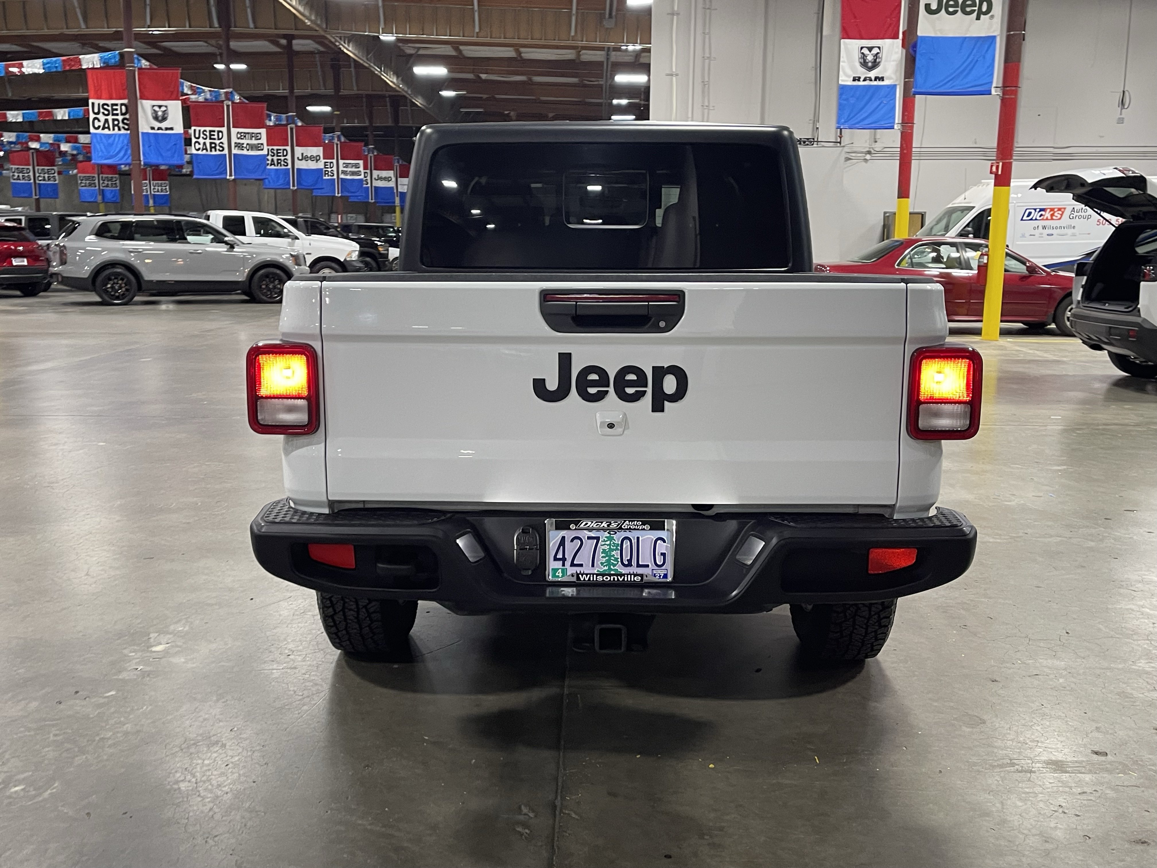 Used 2023 Jeep Gladiator Sport AWD/4WD image 4