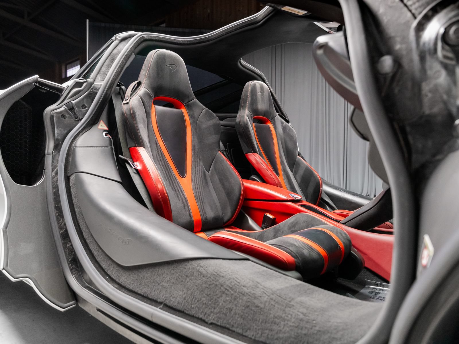 Used 2019 McLaren 720S RWD image 5