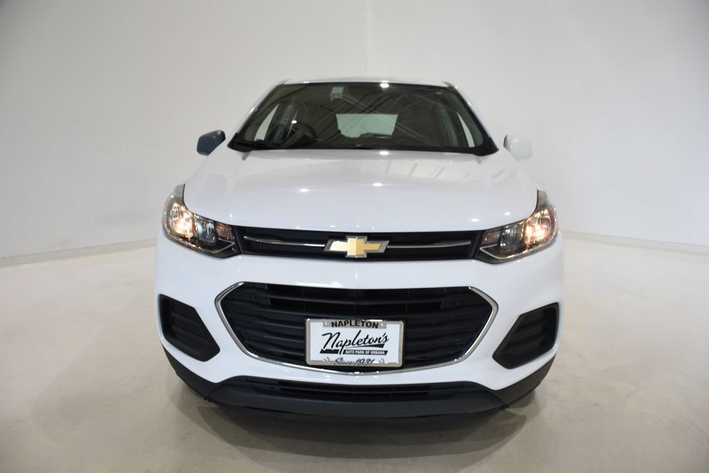Used 2020 Chevrolet Trax LS FWD image 2