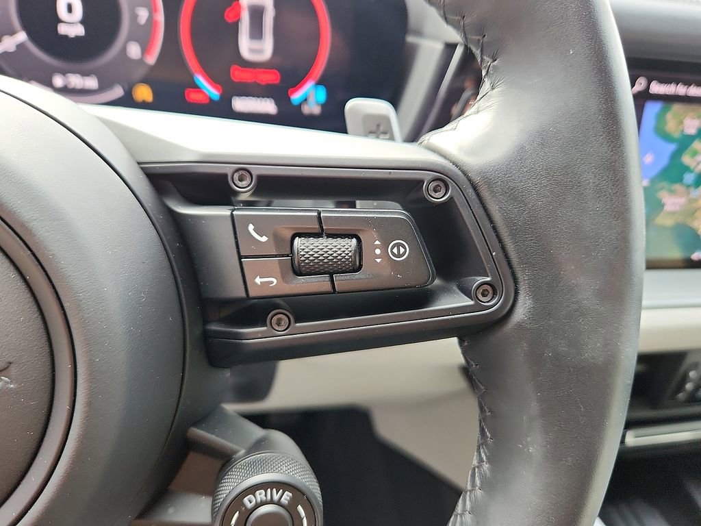 Certified 2025 Porsche Cayenne Coupe image 21