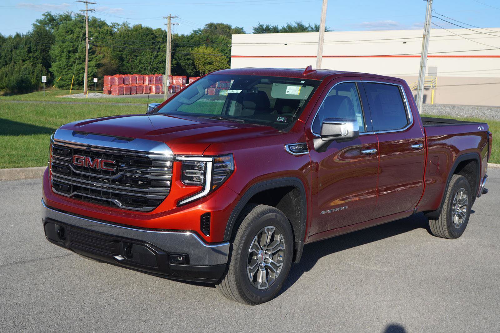 New 2026 GMC Sierra 1500 SLT w/ SLT Convenience Package image 9