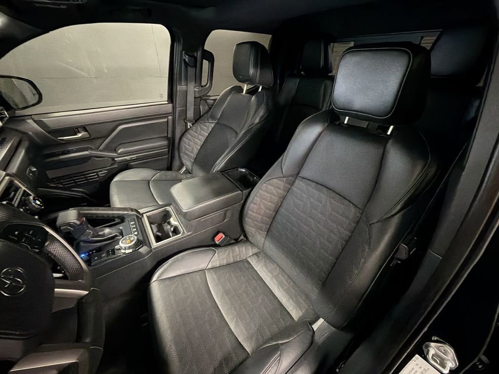 Used 2024 Toyota Tacoma TRD Off-Road w/ TRD Off Road Premium Package image 19