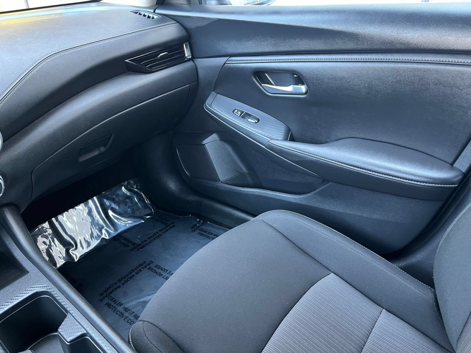Used 2025 Nissan Sentra SV FWD image 40