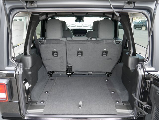 Used 2024 Jeep Wrangler Sport S image 10