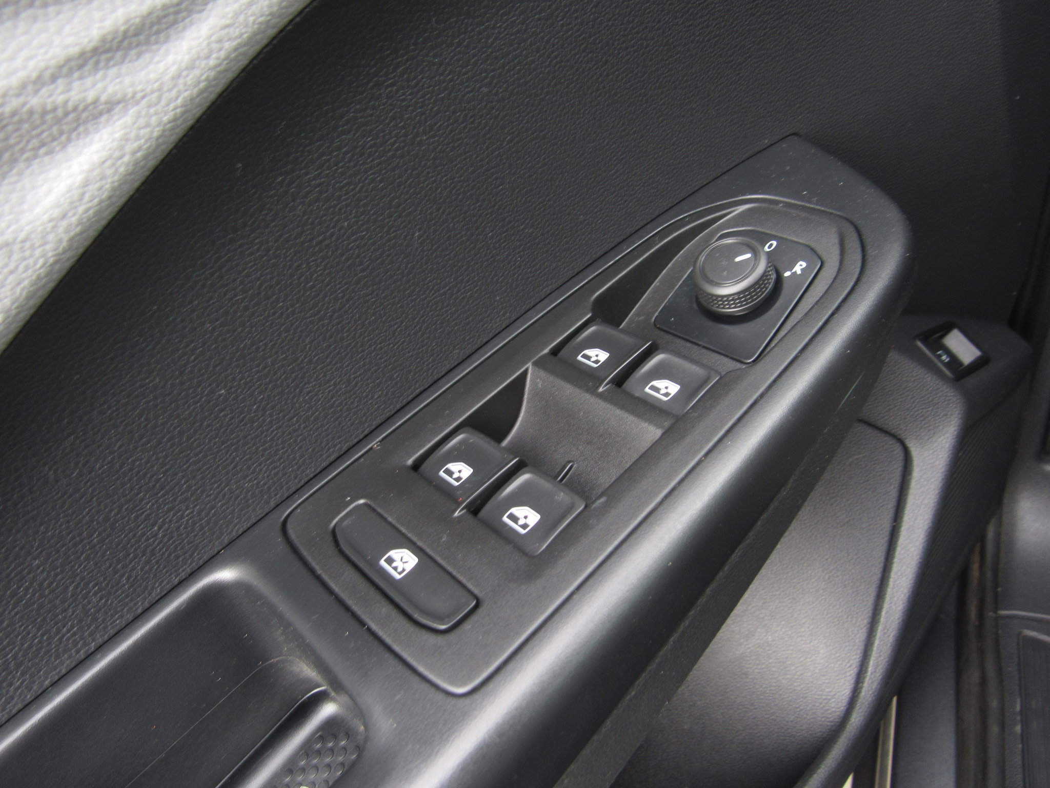 Used 2022 Volkswagen Taos S image 21