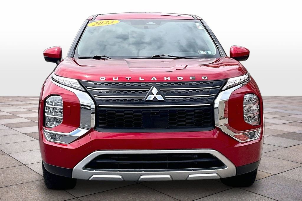 Used 2023 Mitsubishi Outlander SE AWD/4WD image 3