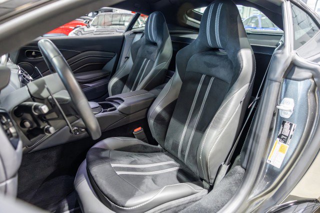 Used 2023 Aston Martin V8 Vantage Coupe image 40