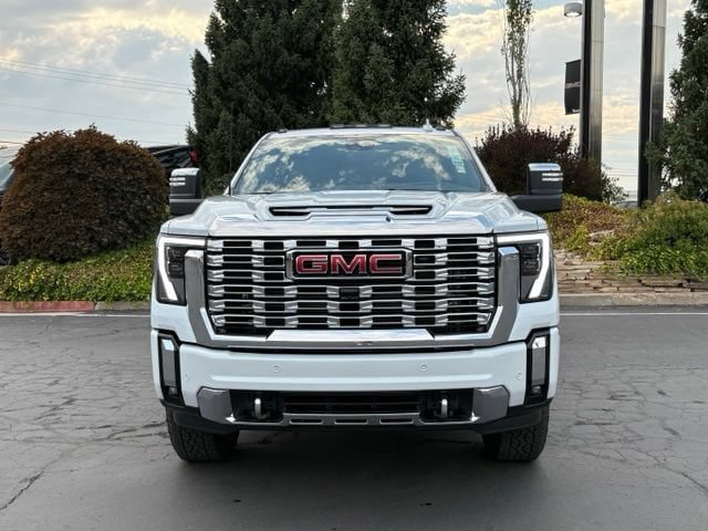 New 2026 GMC Sierra 3500 Denali w/ Denali Reserve Package AWD/4WD image 2