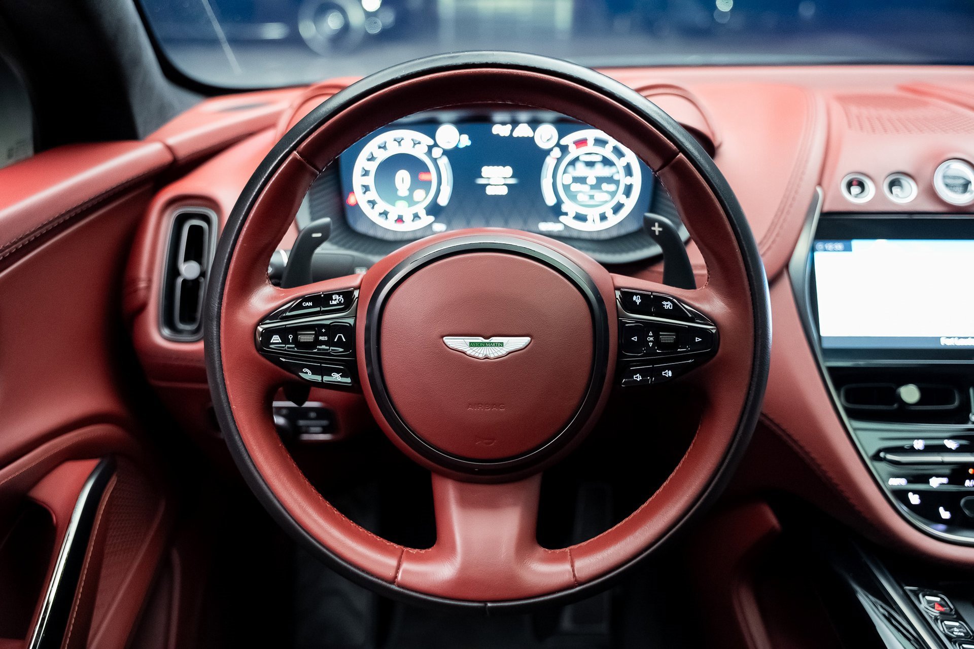 Used 2021 Aston Martin DBX image 43