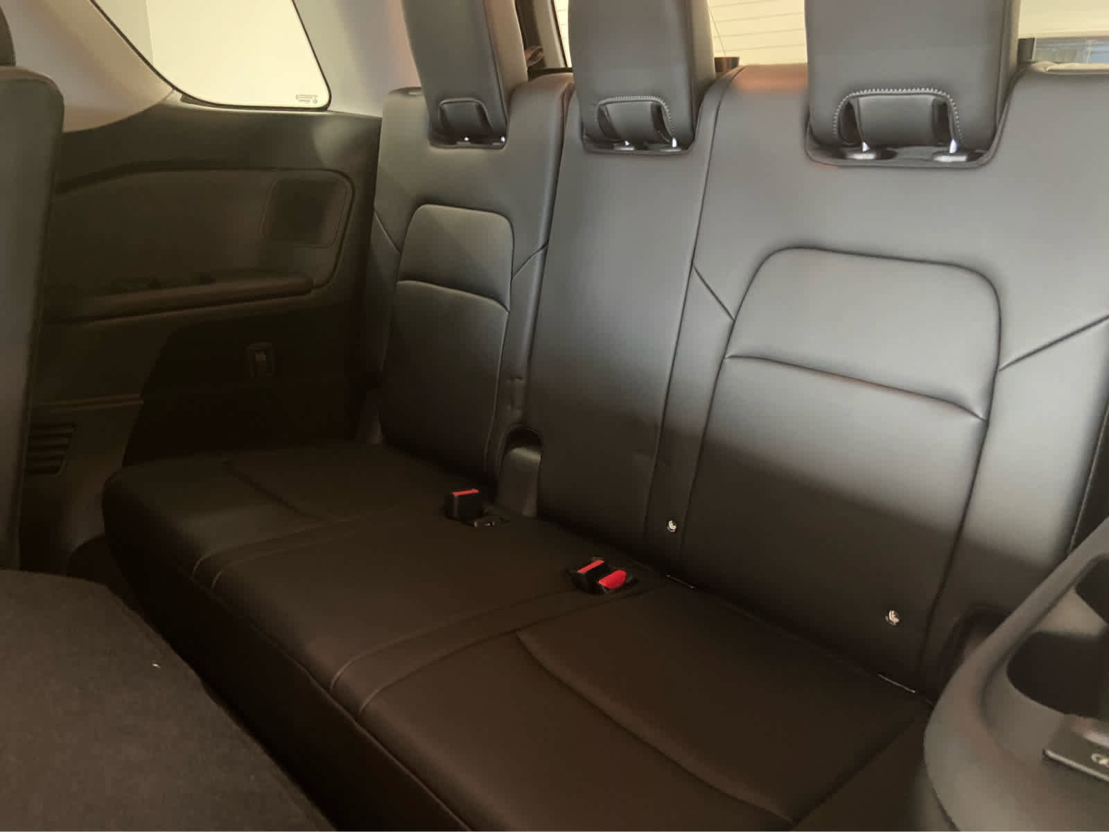 Used 2025 Nissan Pathfinder Platinum w/ Cargo Package image 16