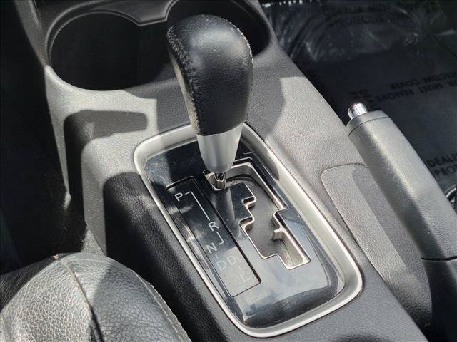 Used 2015 Mitsubishi Outlander SE AWD/4WD image 12