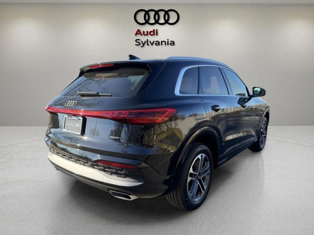 Certified 2025 Audi Q5 Premium w/ Convenience Package image 7