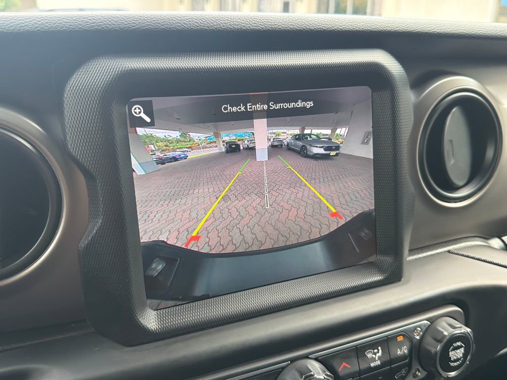 Used 2021 Jeep Gladiator Sport AWD/4WD image 13