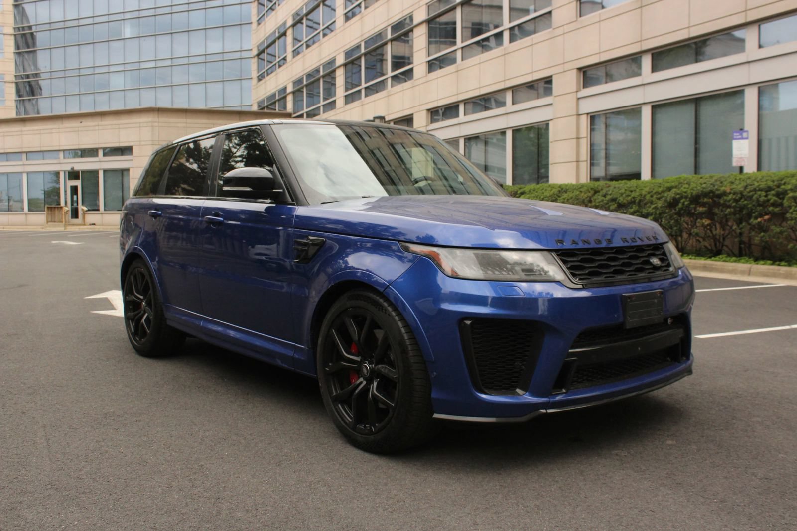 Used 2019 Land Rover Range Rover Sport SVR AWD/4WD image 1