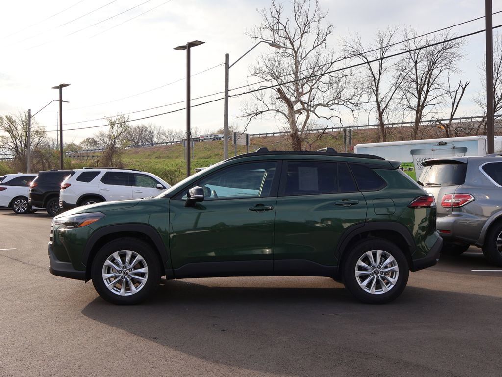 Used 2026 Toyota Corolla Cross LE FWD image 4