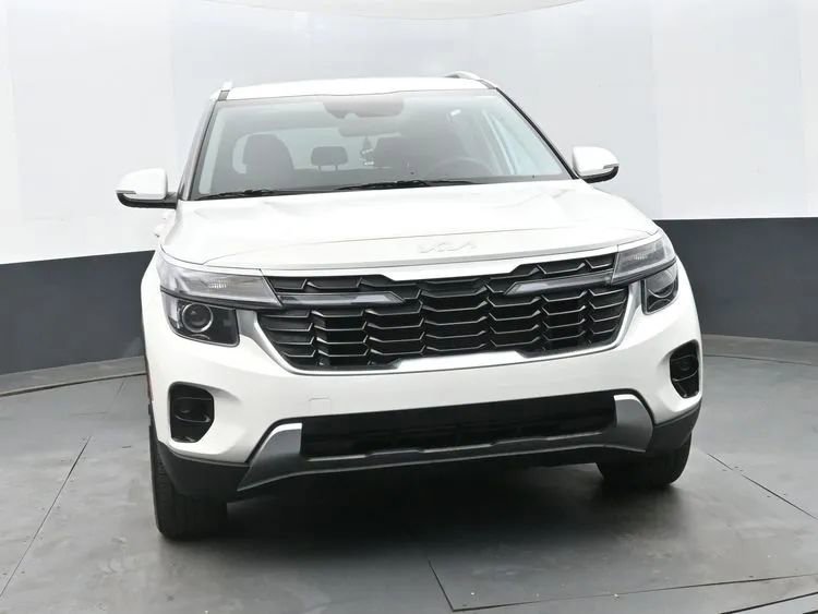 Used 2025 Kia Seltos S FWD image 3