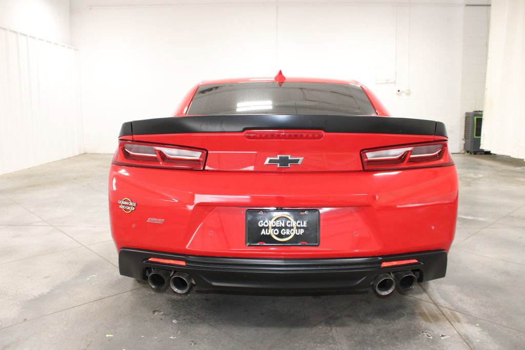 Used 2018 Chevrolet Camaro SS RWD image 8