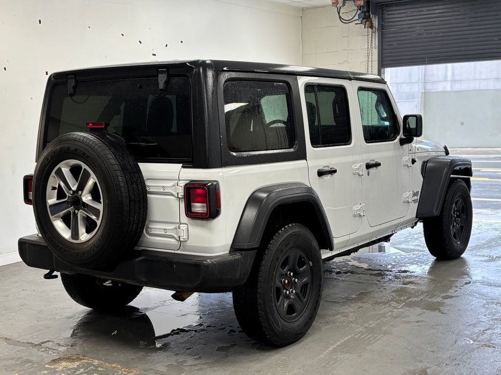 Used 2018 Jeep Wrangler Unlimited Sport AWD/4WD image 3