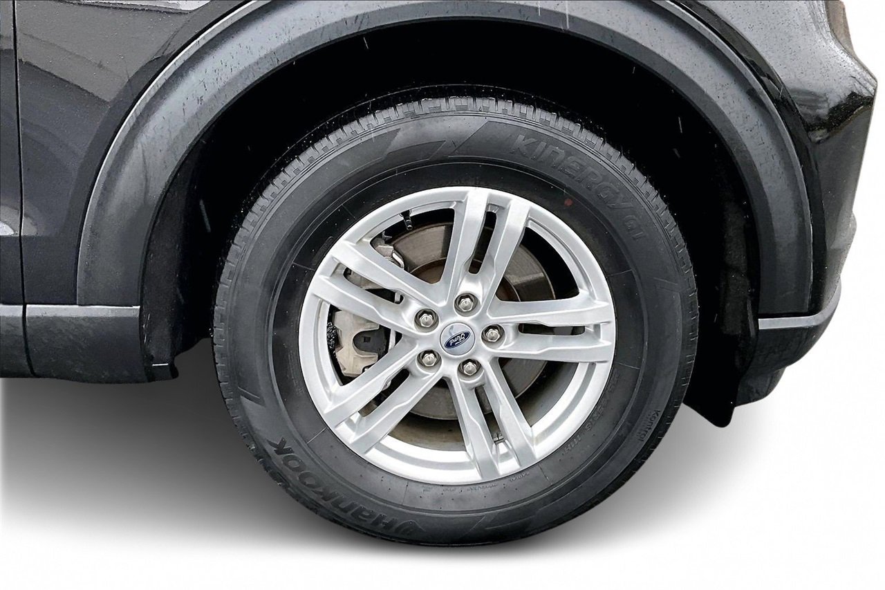 Used 2023 Ford Explorer XLT w/ Equipment Group 202A image 33