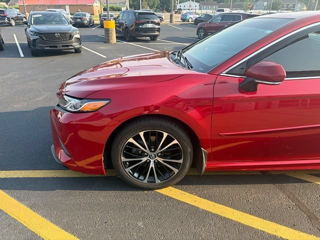 Used 2019 Toyota Camry SE w/ Convenience Package FWD image 10