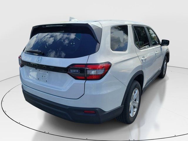 Used 2023 Honda Pilot LX image 5