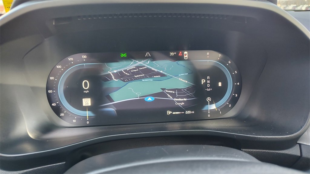 Certified 2025 Volvo XC40 B5 Plus image 13