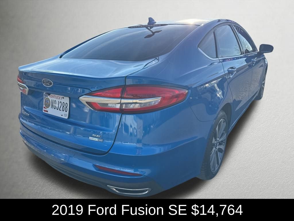 Used 2019 Ford Fusion SE image 3