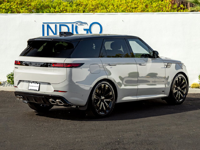 New 2026 Land Rover Range Rover Sport Dynamic SE AWD/4WD image 6