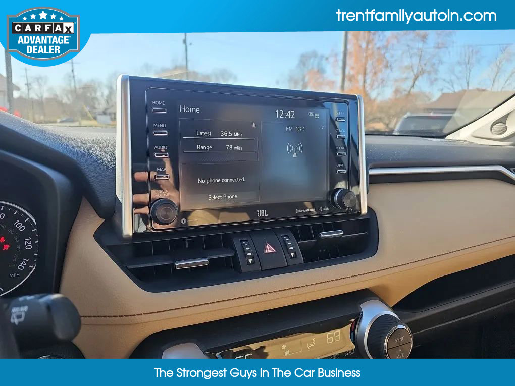 Used 2021 Toyota RAV4 XLE Premium image 25