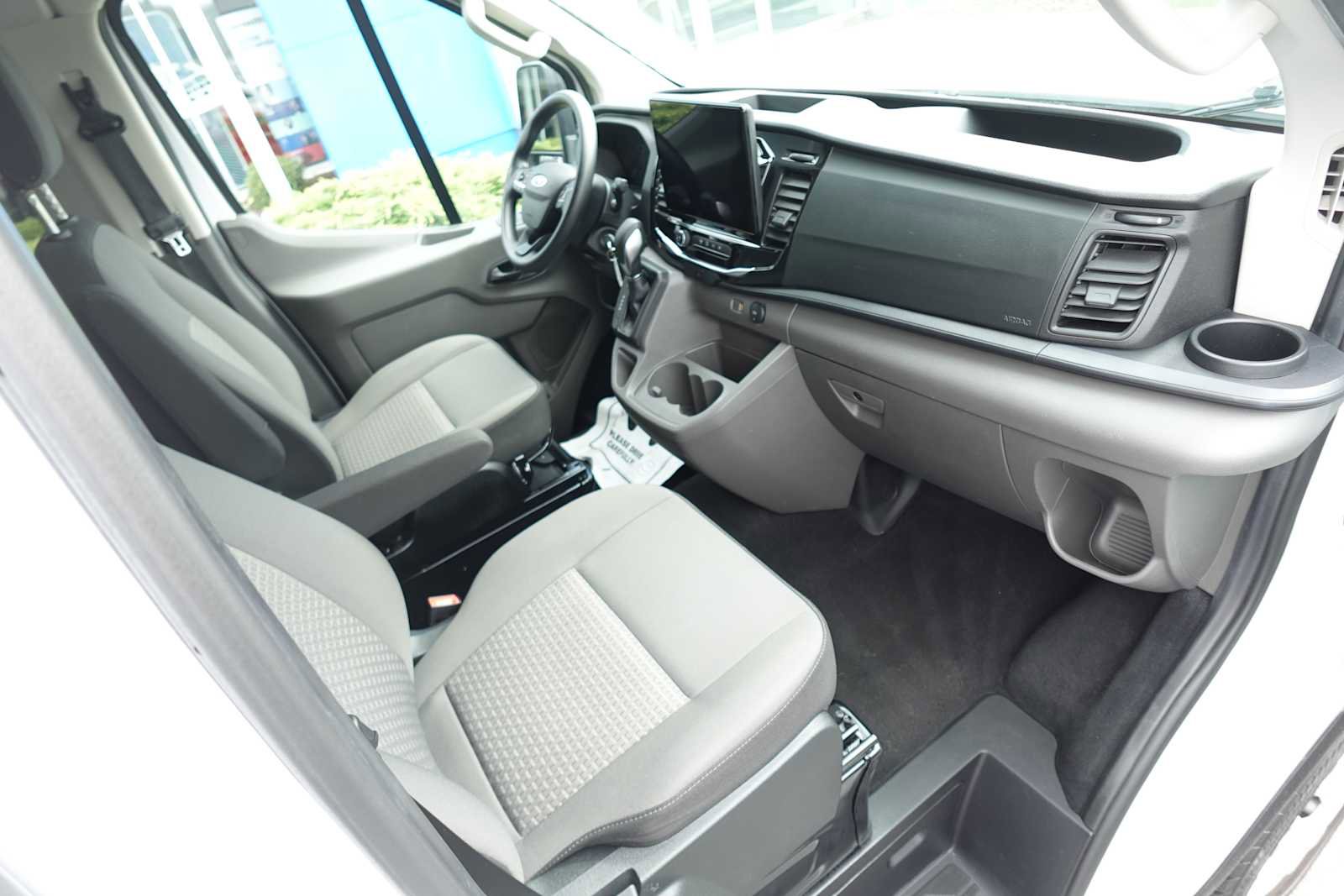 Used 2024 Ford Transit 350 XLT image 30