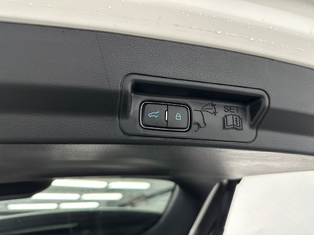Used 2021 Ford Explorer XLT w/ Equipment Group 202A RWD image 21