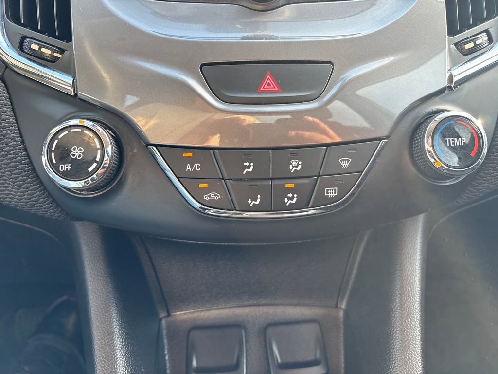 Used 2017 Chevrolet Cruze LT FWD image 39