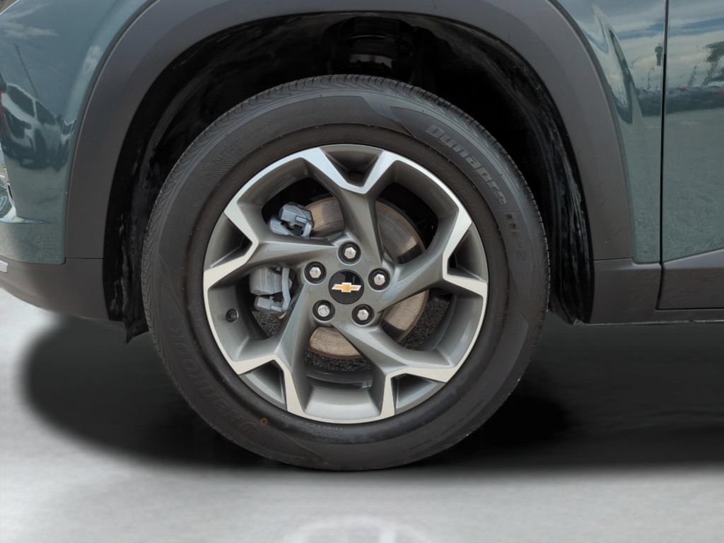 Used 2025 Chevrolet Trax LT w/ Driver Confidence Package FWD image 25
