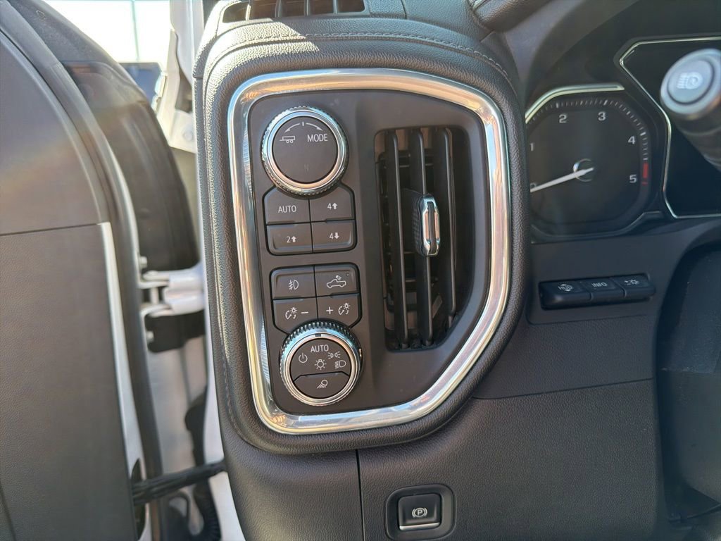 Used 2023 GMC Sierra 3500 Denali w/ Denali Ultimate Package image 39