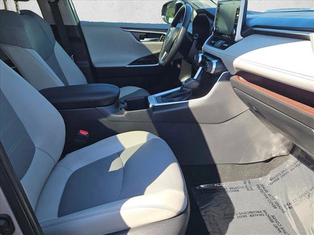 Used 2022 Toyota RAV4 Limited image 21
