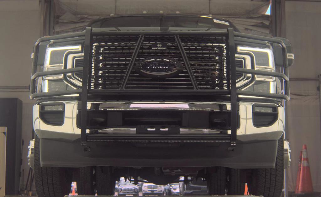 Used 2021 Ford F350 Lariat w/ Lariat Ultimate Package AWD/4WD image 3