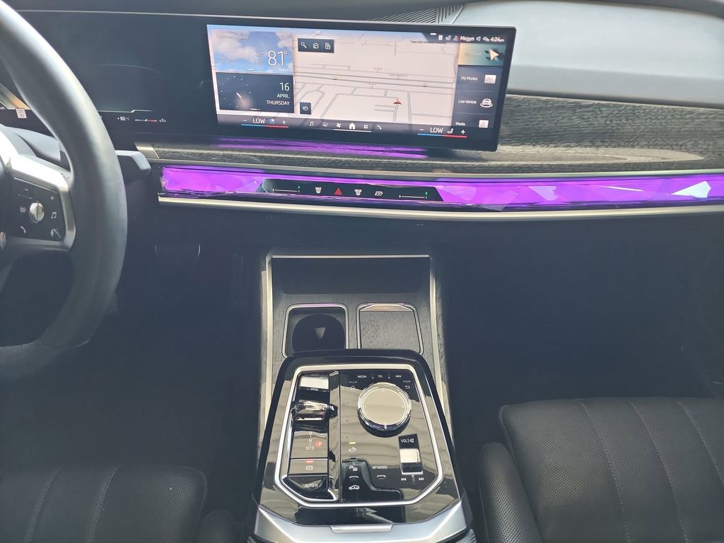 Used 2023 BMW 740i w/ Executive Package image 24