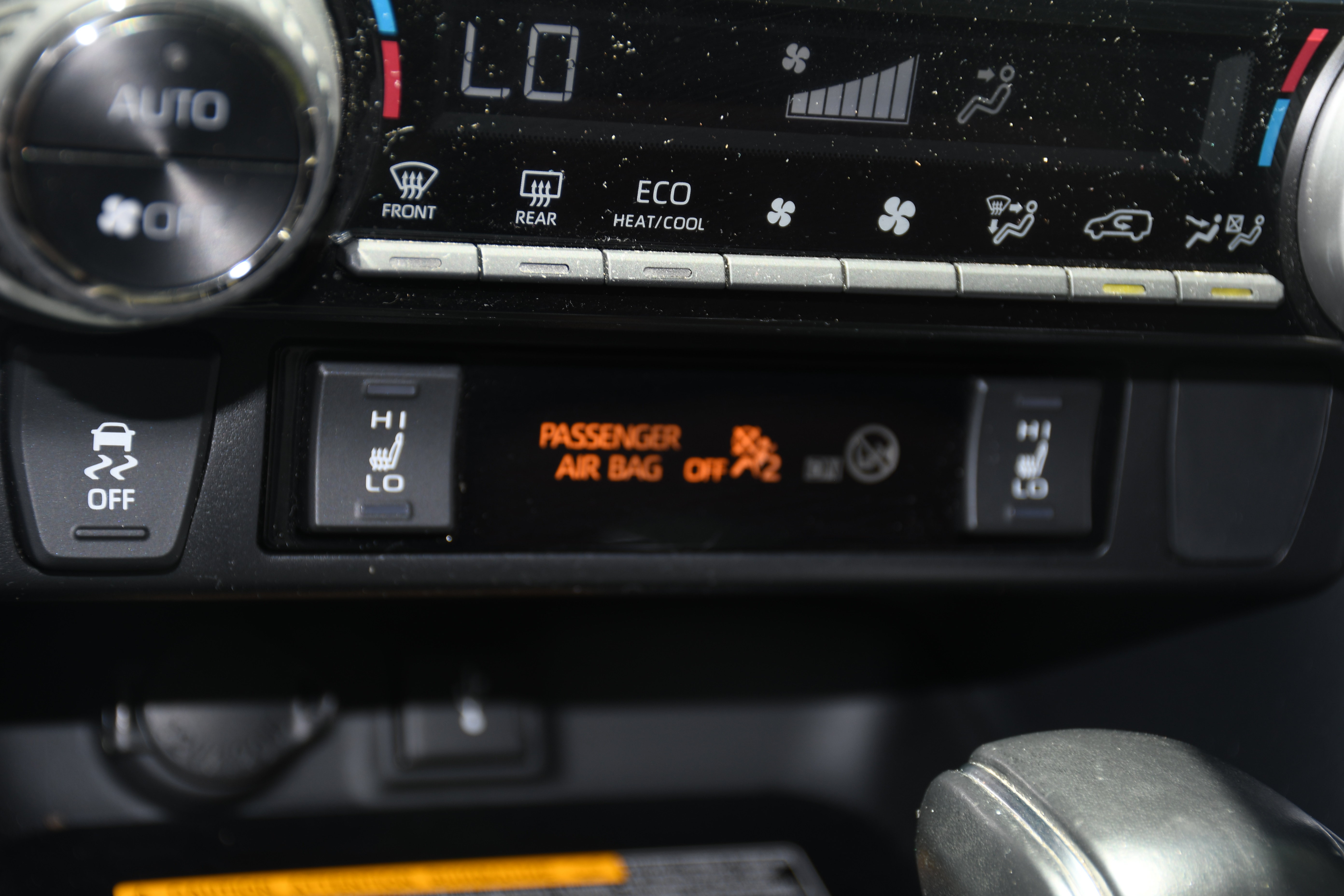 Used 2021 Toyota RAV4 XSE w/ Weather Package AWD/4WD image 15