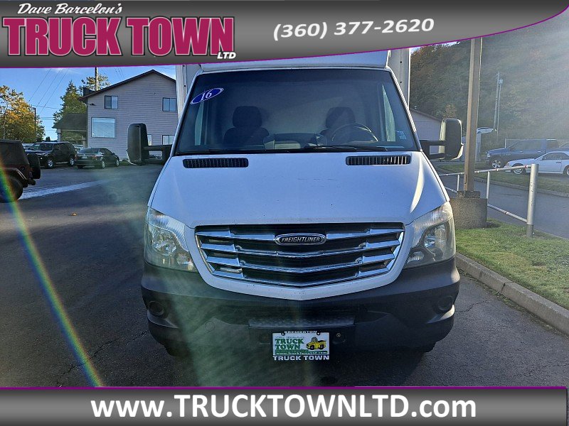 Used 2016 Freightliner Sprinter 3500 image 9